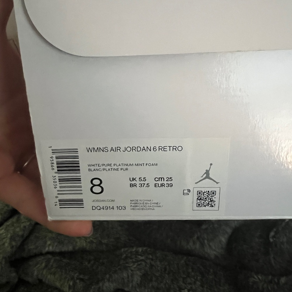 Jordan Women's Air Jordan 6 Retro - White and Mint Foam